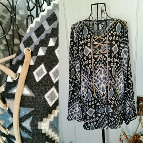 Lace Up Detail Print Knit Top - Picture 3 of 3